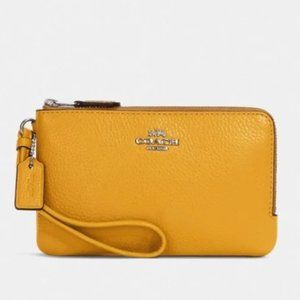 Coach Double Corner Zip Wristlet in Honeycomb